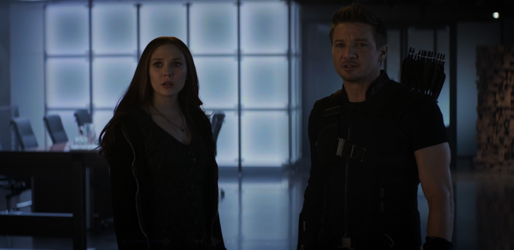 Clint Barton (Hawkeye) et Wanda Maximoff (La Sorcière Rouge) - Captain America : Civil War (2016)