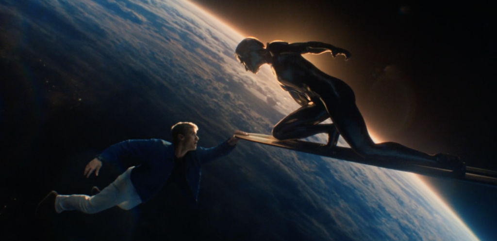 Johnny Storm (La Torche Humaine) et Shalla-Bal (La Surfeuse d'Argent) - Les 4 Fantastiques : Premiers Pas (2025)