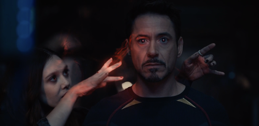 Wanda (La Sorcière Rouge) et Tony Stark (Iron Man) - Avengers : L'Ère d'Ultron (2013)